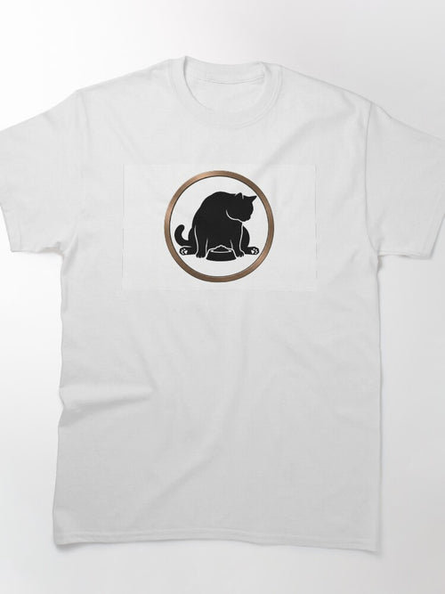 Cat eating Classic T-Shirt